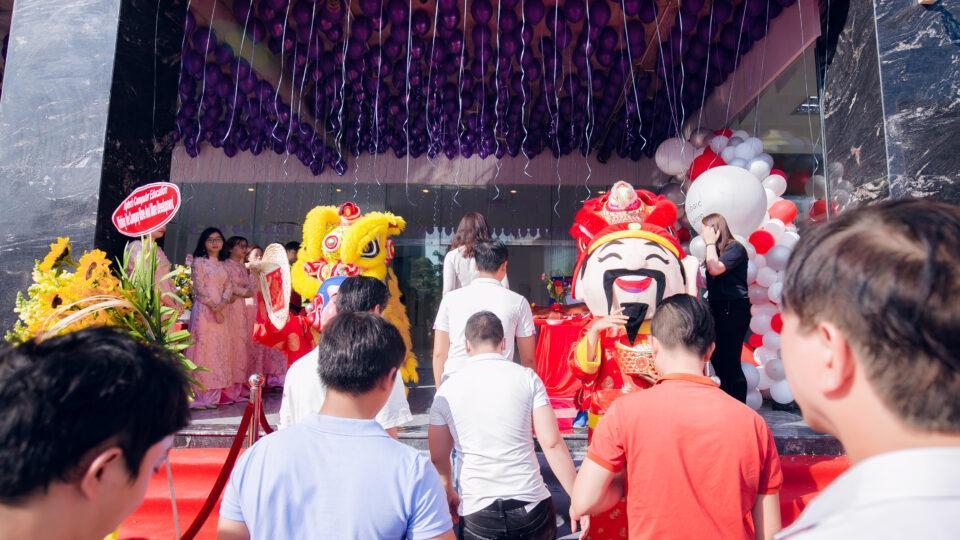 Hướng dẫn cách lên kịch bản Tổ Chức Lễ Khai Trương hiệu quả từ A đến Z Hướng dẫn cách lên kịch bản Tổ Chức Lễ Khai Trương hiệu quả từ A đến Z