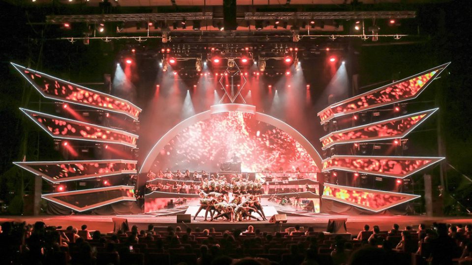 Các thiết bị âm thanh ánh sáng cần có trong một buổi Live Show Ca Nhạc Các thiết bị âm thanh ánh sáng cần có trong một buổi Live Show Ca Nhạc