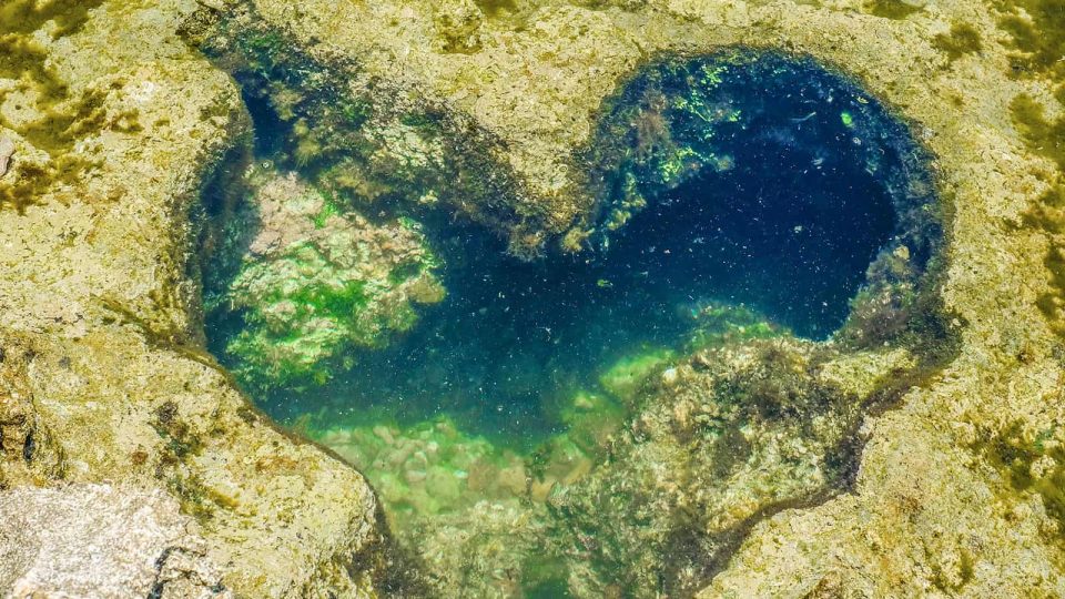 hồ nước hình trái tim tại hang rái