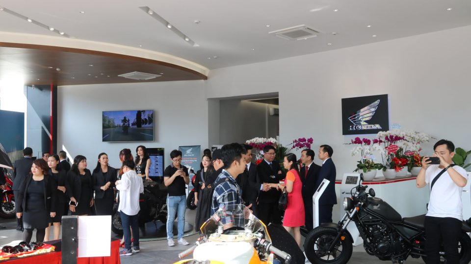 lễ khai trương showroom